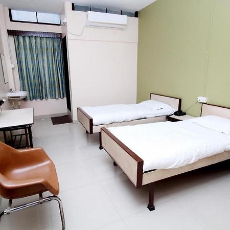 Hotel Gomatgiri Aurangábád Kültér fotó